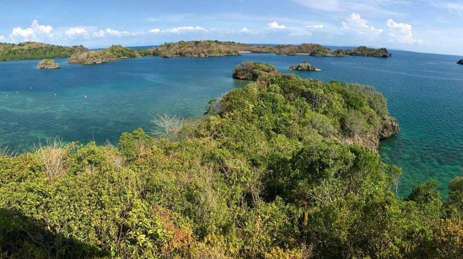 Taklong Island, Philippines , Philippines